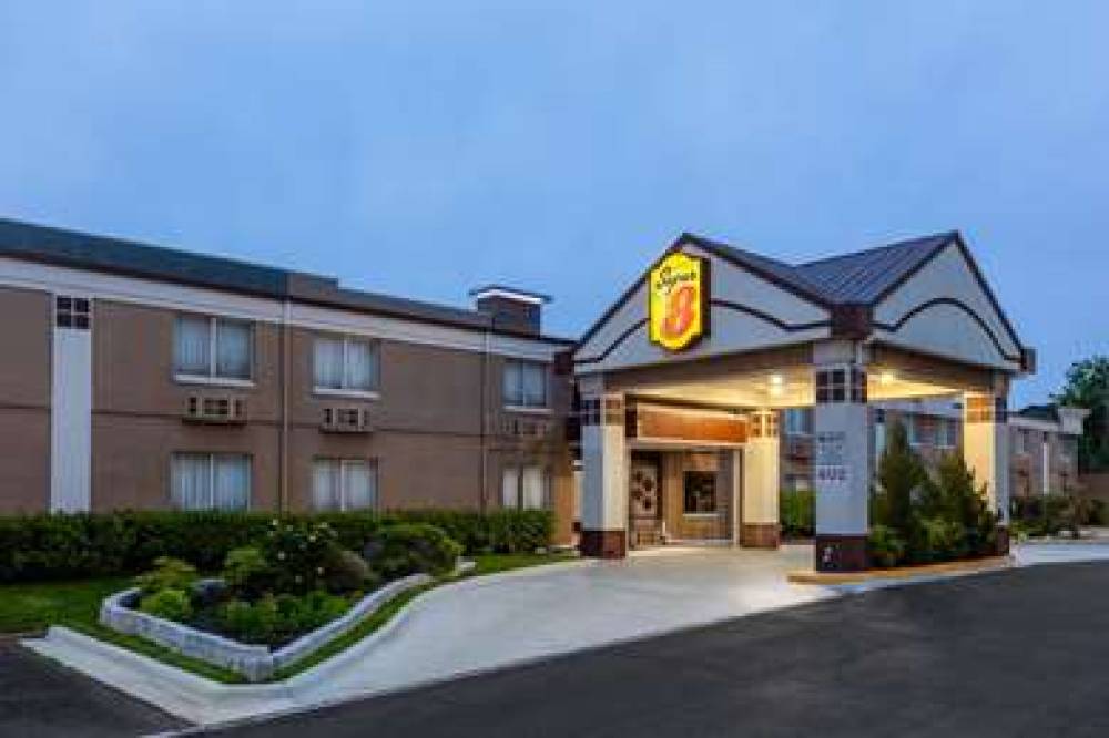 Super 8 Grand Prairie North