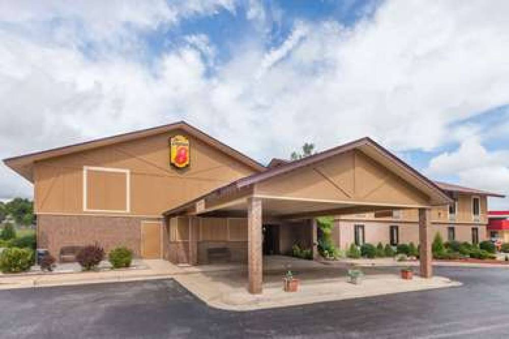 Super 8 Harrison Ar