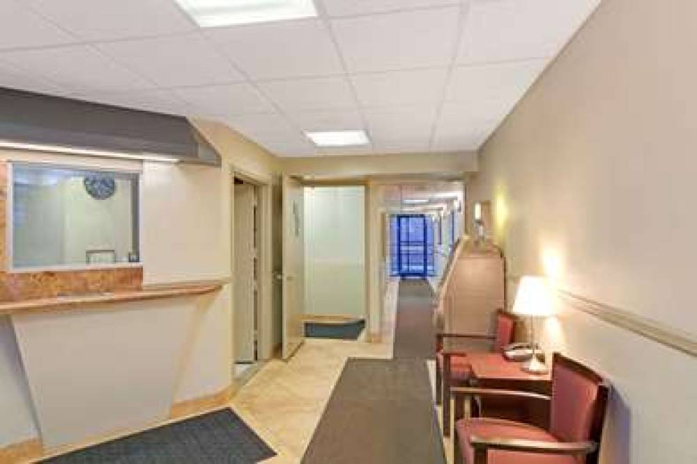 SUPER 8 LONG ISLAND NY 4