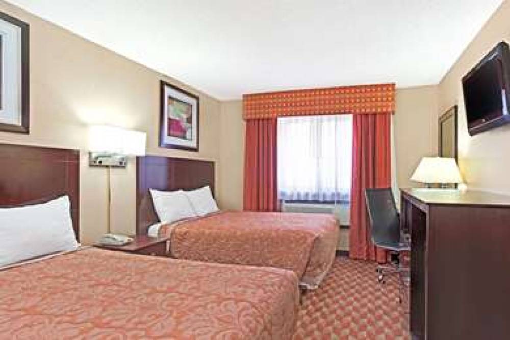 SUPER 8 LONG ISLAND NY 10