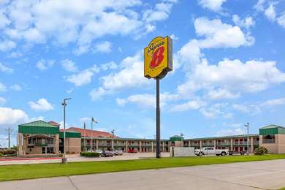 Super 8 Seguin