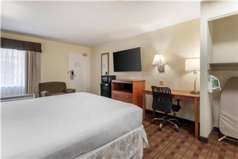 SureStay By Best Western East Brunswick 4
