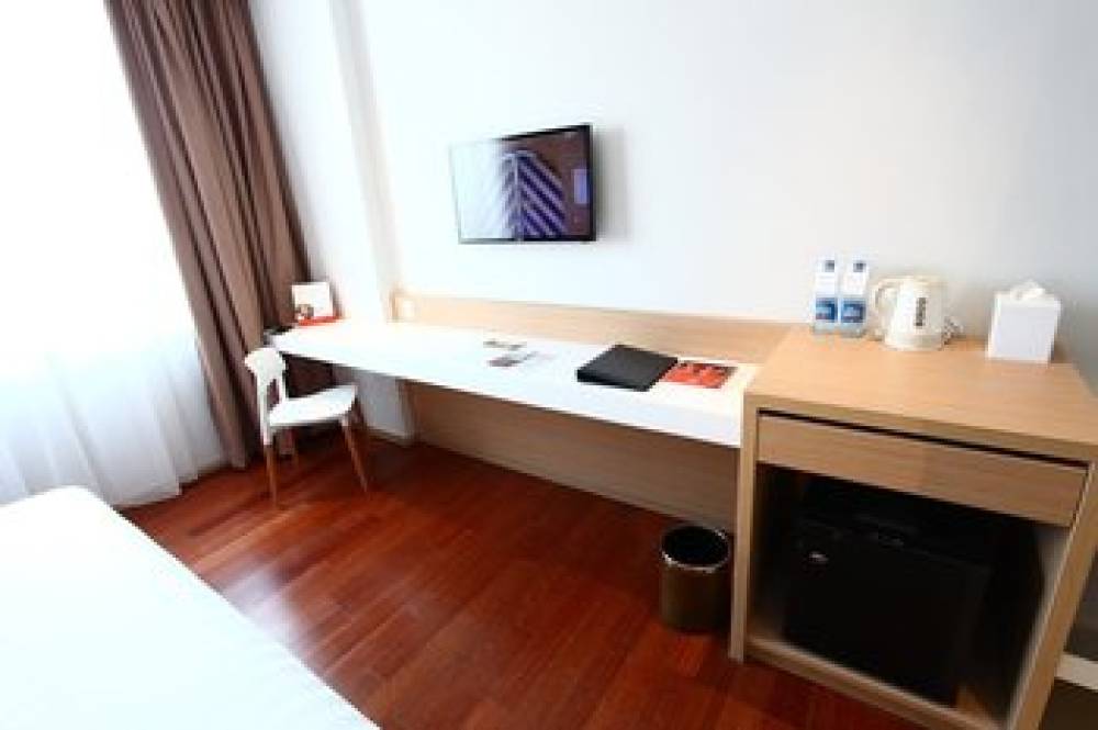 SWISS BELINN AIRPORT JAKARTA 9