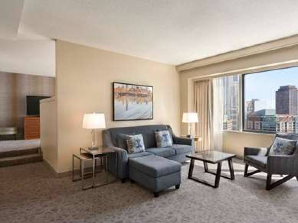 Swissotel Chicago 1