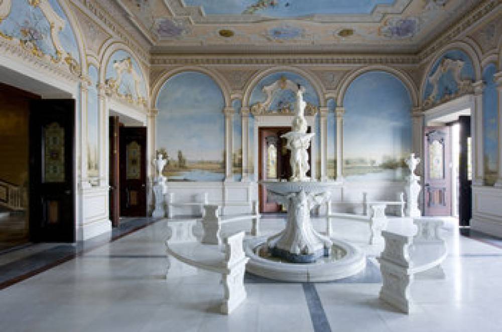 Taj Falaknuma Palace 9