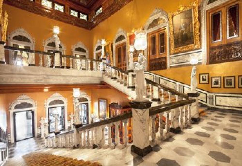Taj Falaknuma Palace 6