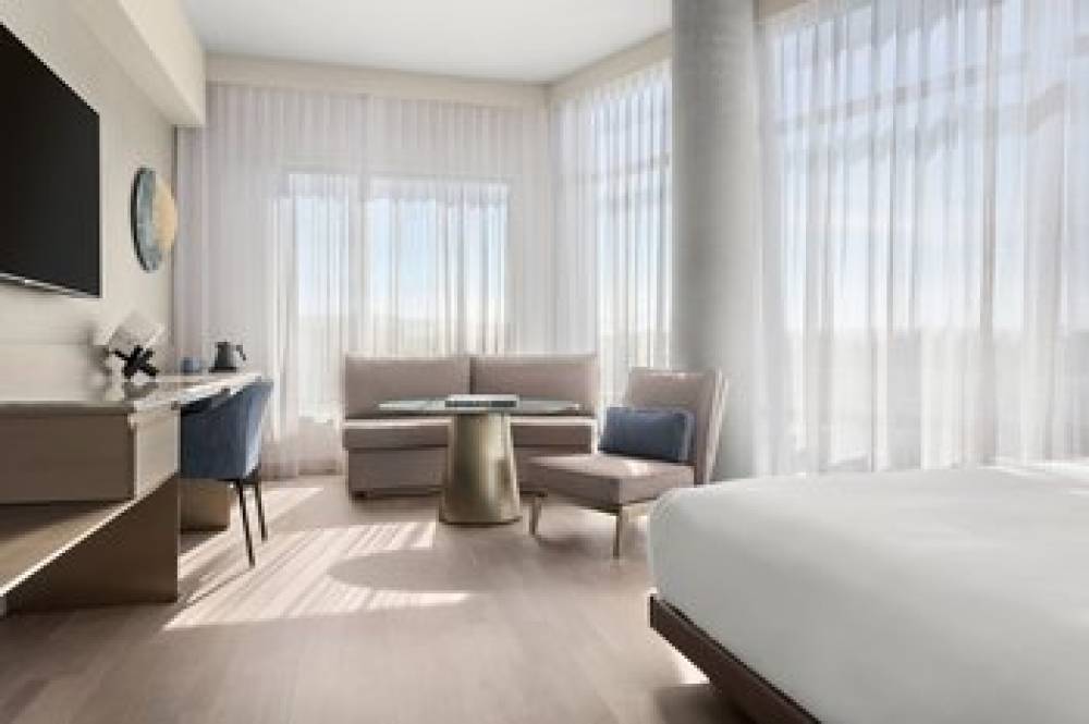 TETRA Hotel Autograph Collection 10
