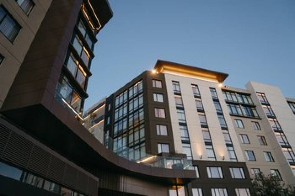 TETRA Hotel Autograph Collection 2