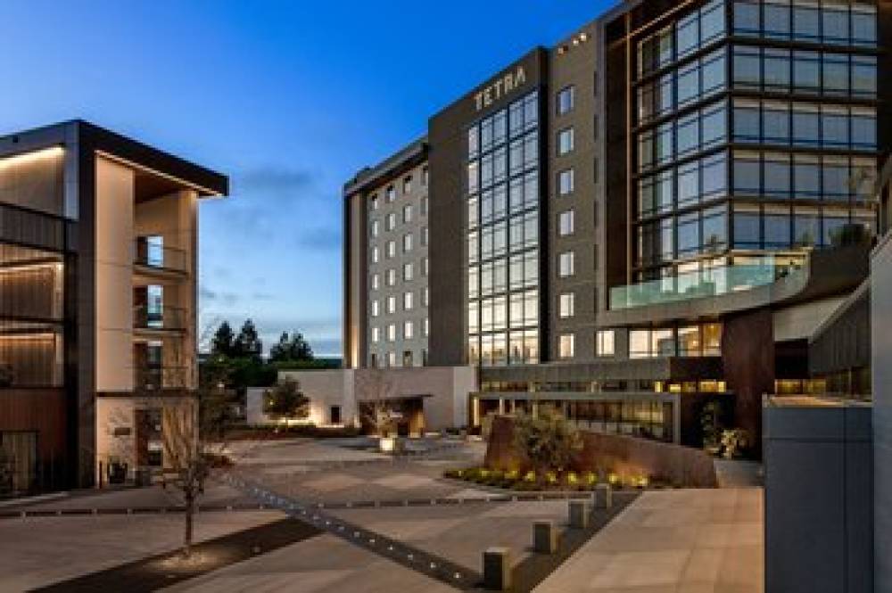 TETRA Hotel Autograph Collection 1