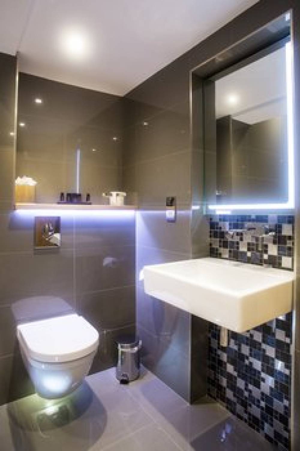 TEWIN BURY FARM HOTEL 7