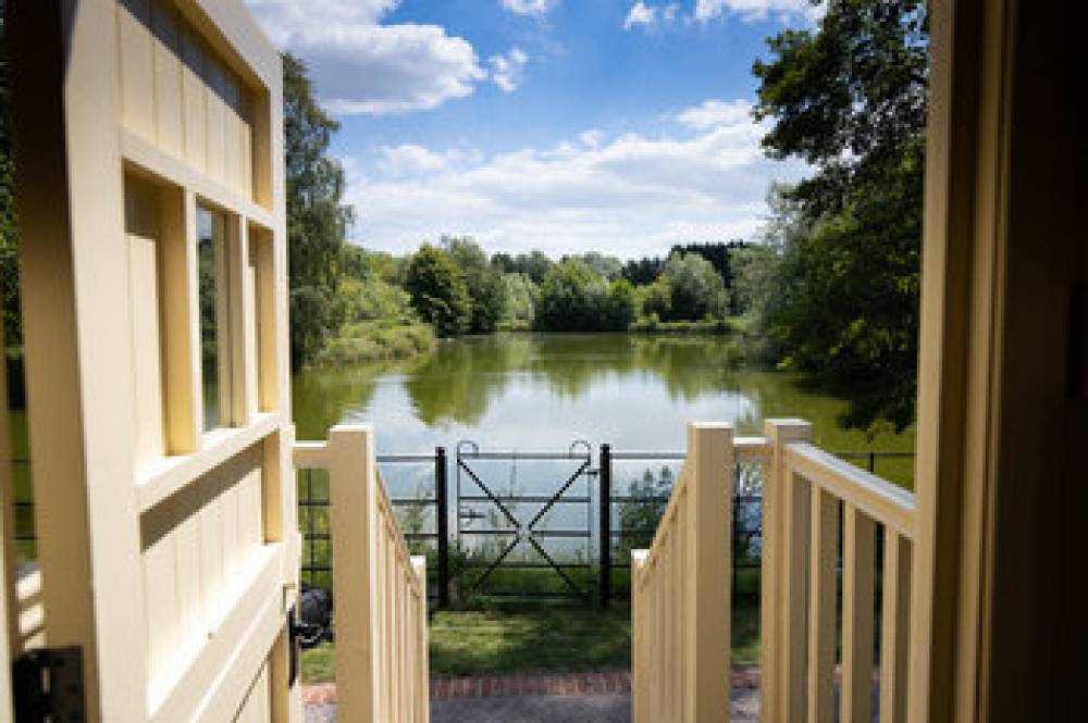 Tewin Bury Farm Hotel