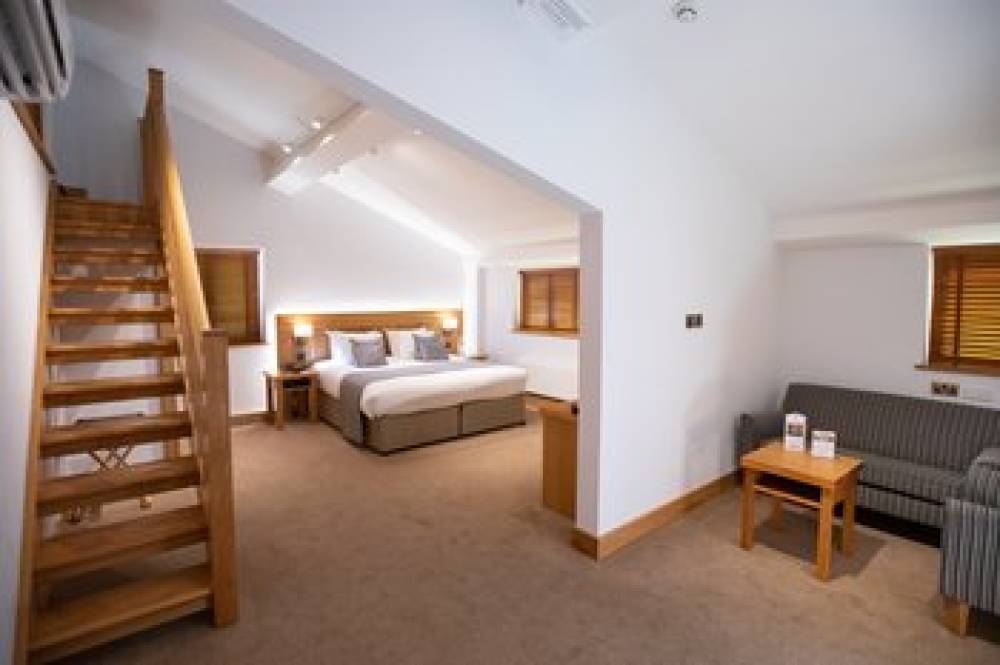 TEWIN BURY FARM HOTEL 10