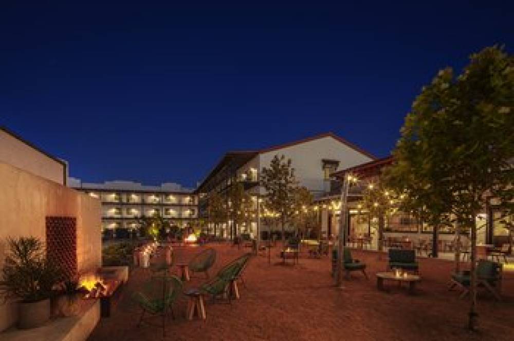 TEXICAN COURT HOTEL 3