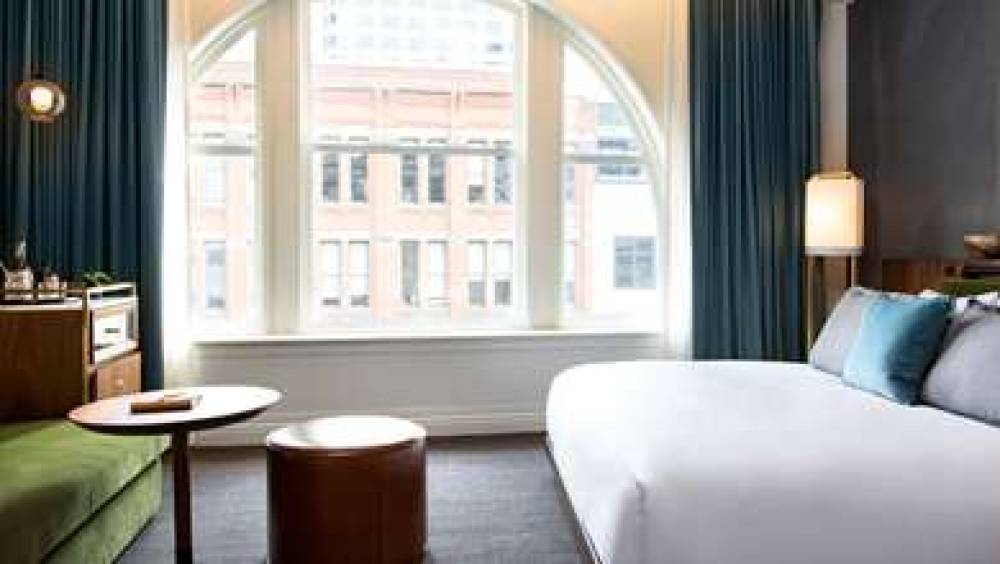 THE ALEXIS ROYAL SONESTA HOTEL 5