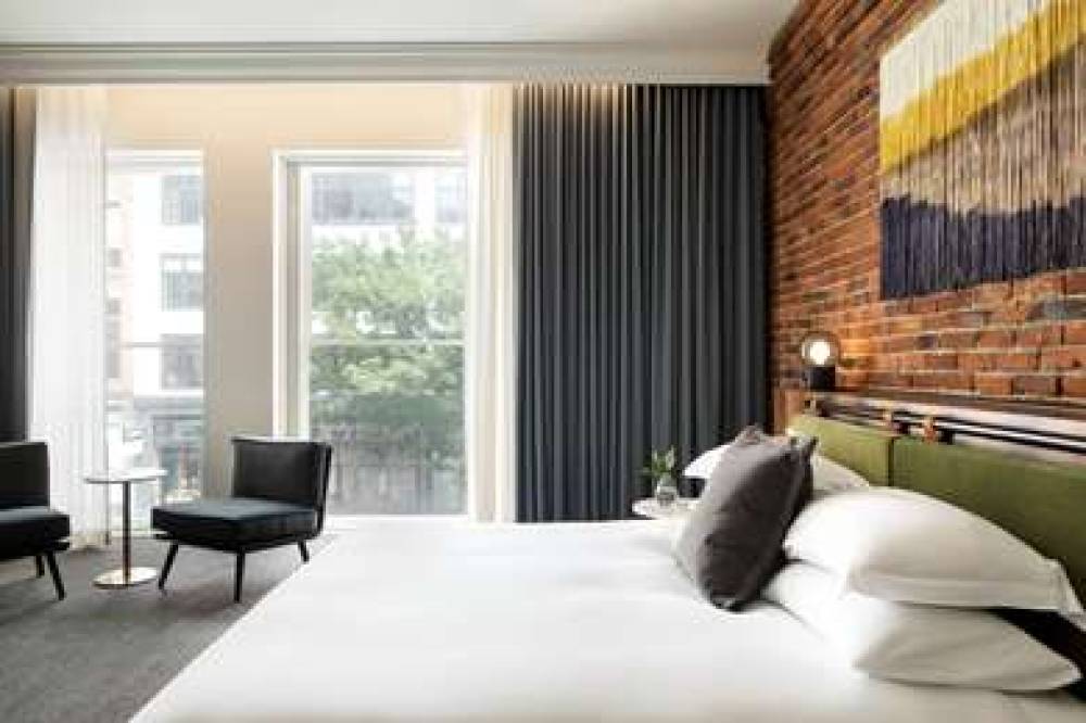 THE ALEXIS ROYAL SONESTA HOTEL 8