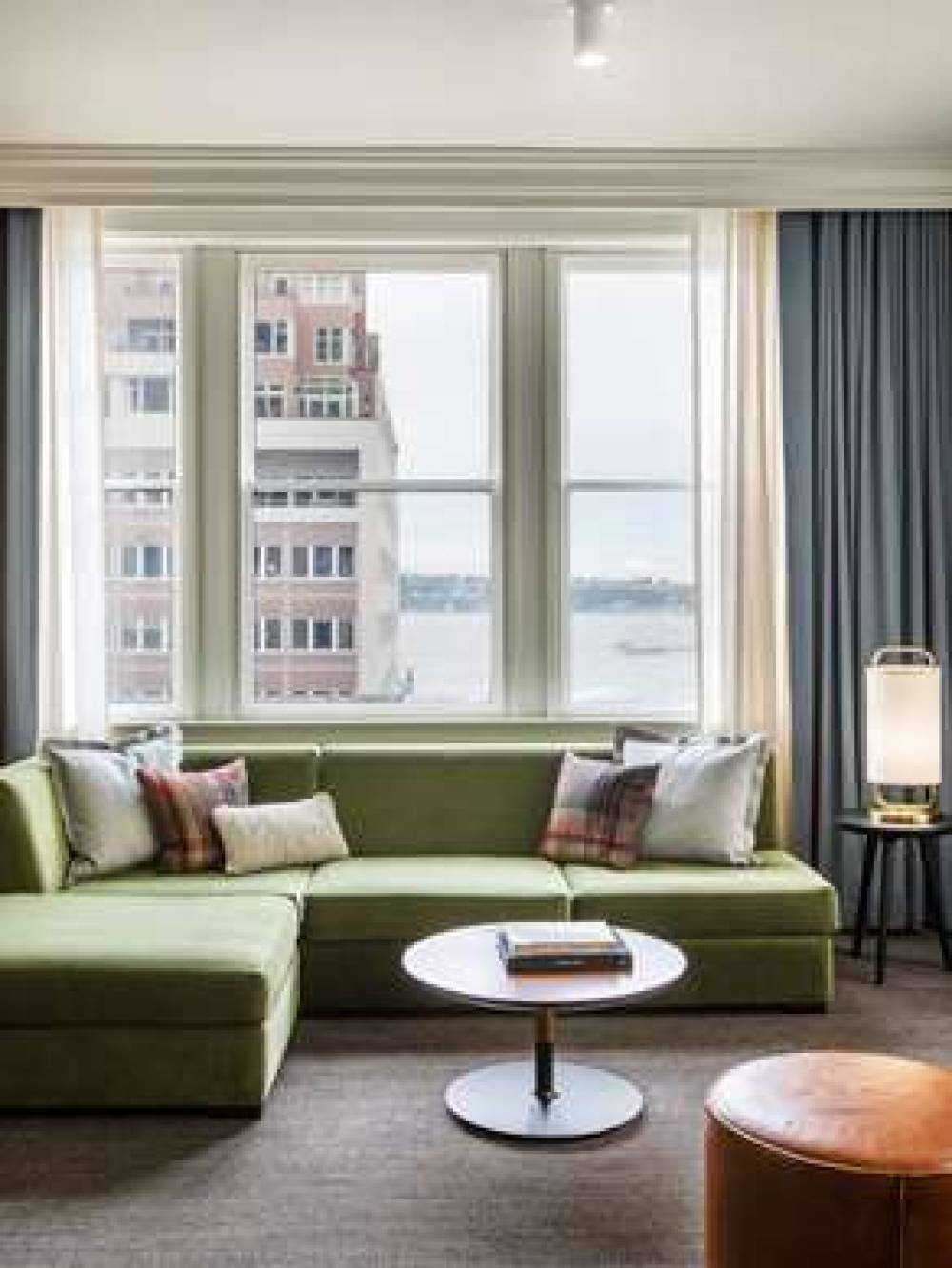 THE ALEXIS ROYAL SONESTA HOTEL 10