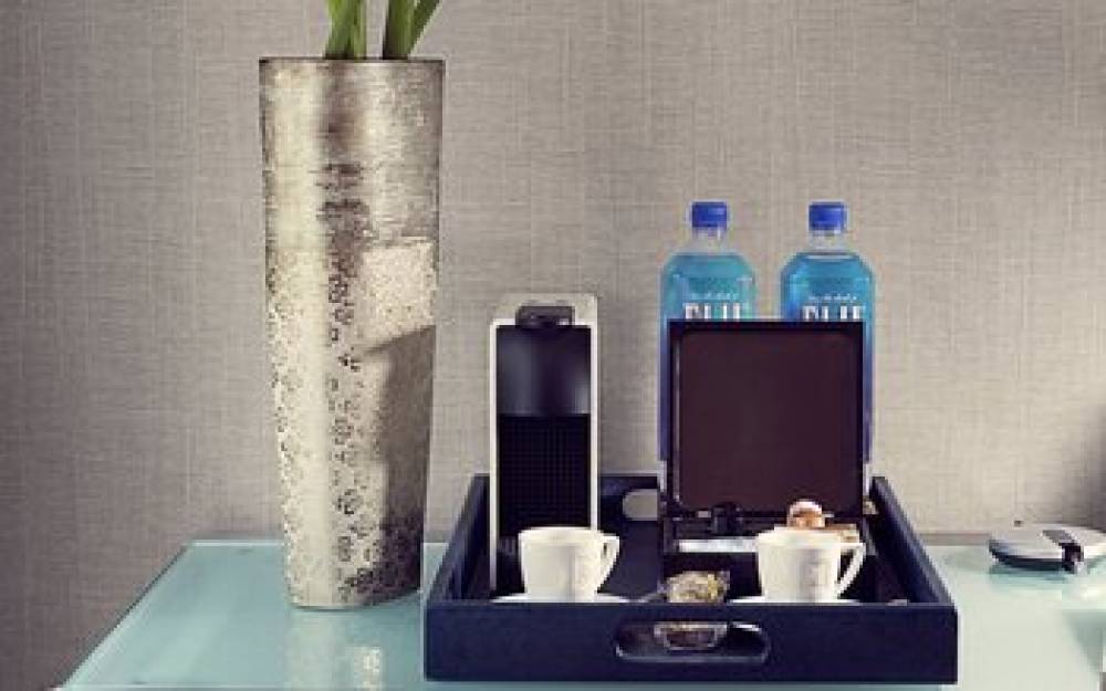 THE ARTEZEN HOTEL 8