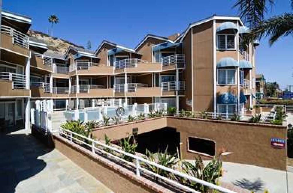 The Beachfront Inn And Suites