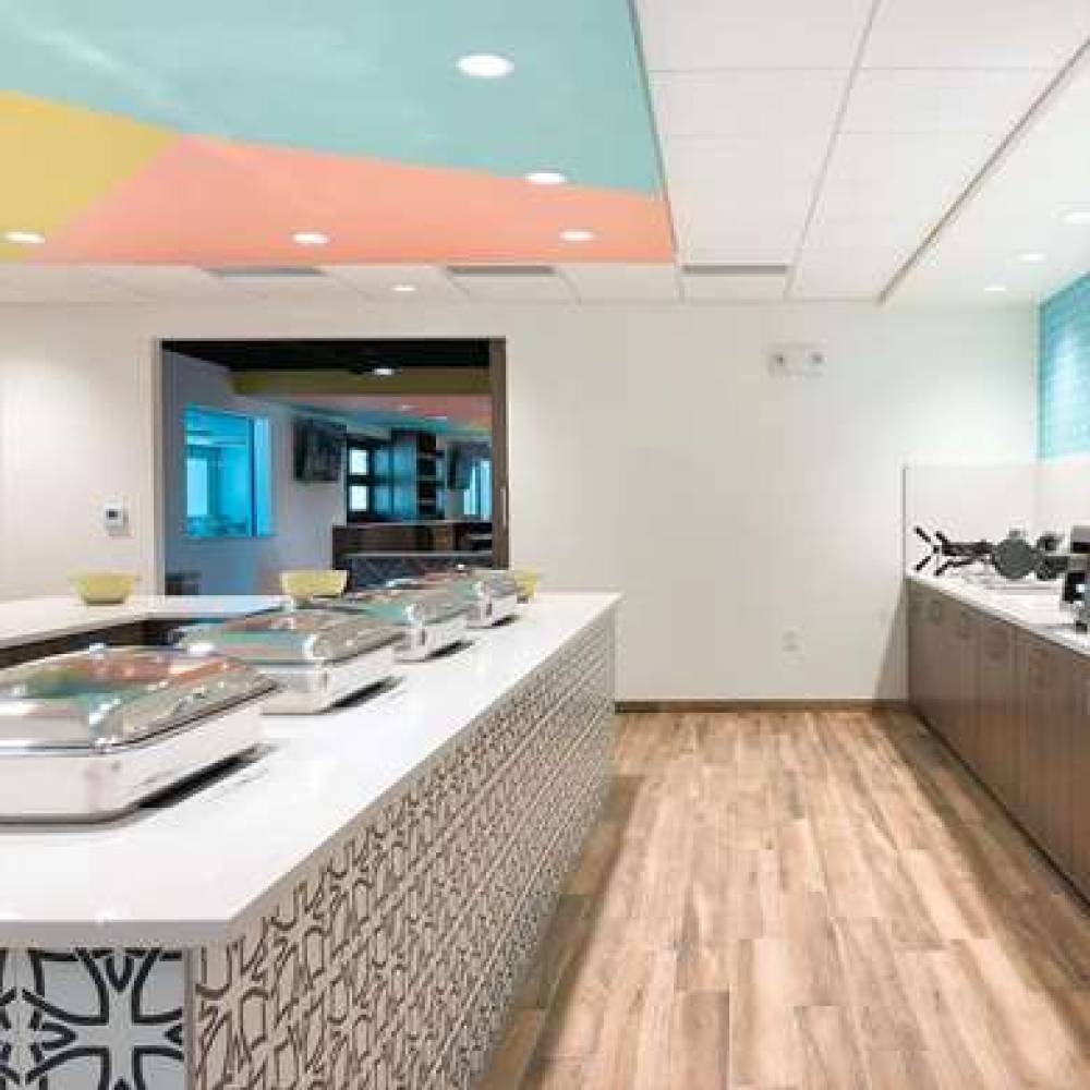 The Beachside Hotel And Suites