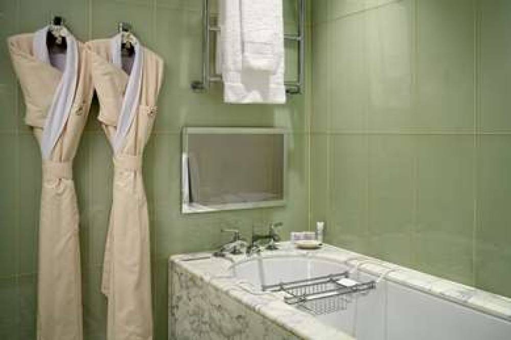 THE BEAUMONT HOTEL 8