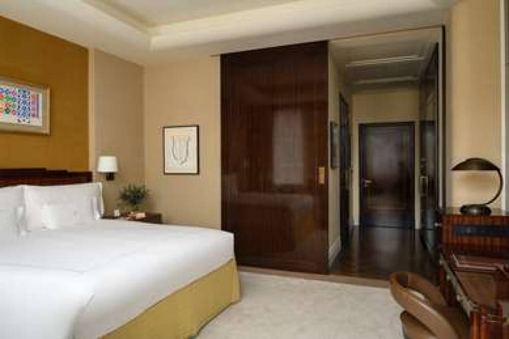 THE BEAUMONT HOTEL 9