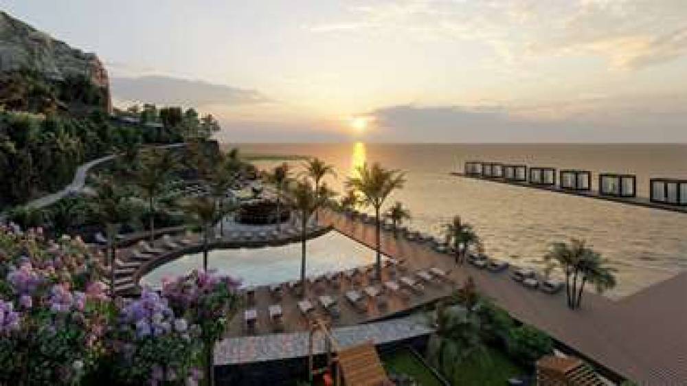 THE BO VUE HOTEL, CURIO HILTON 7