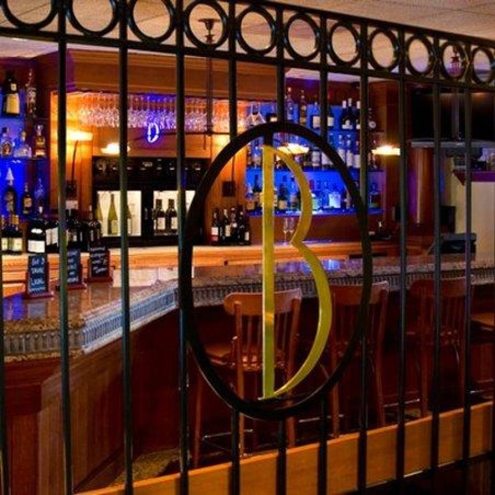 The Boulevard Inn And Bistro 3