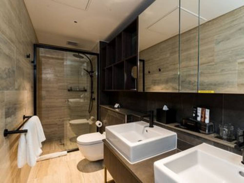 THE BRANKSOME HOTEL AND RESIDENCES 2