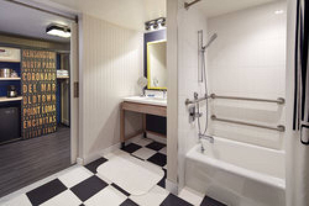 THE BRISTOL HOTEL 7