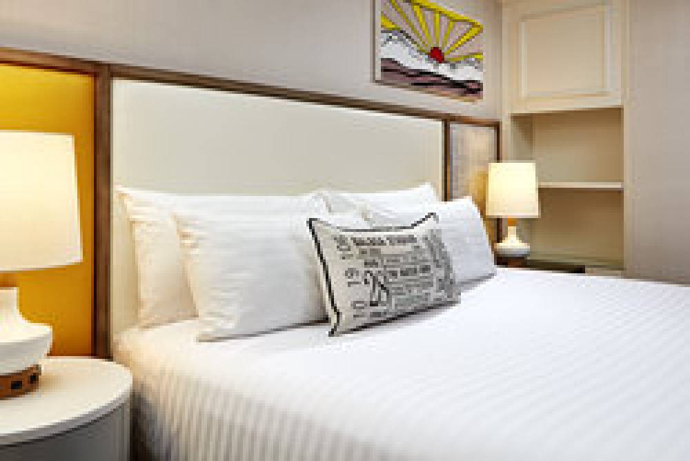 THE BRISTOL HOTEL 9
