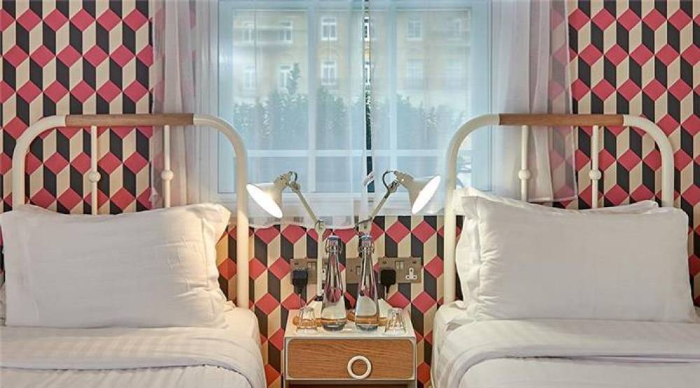 THE CALIFORNIA HOTEL 9