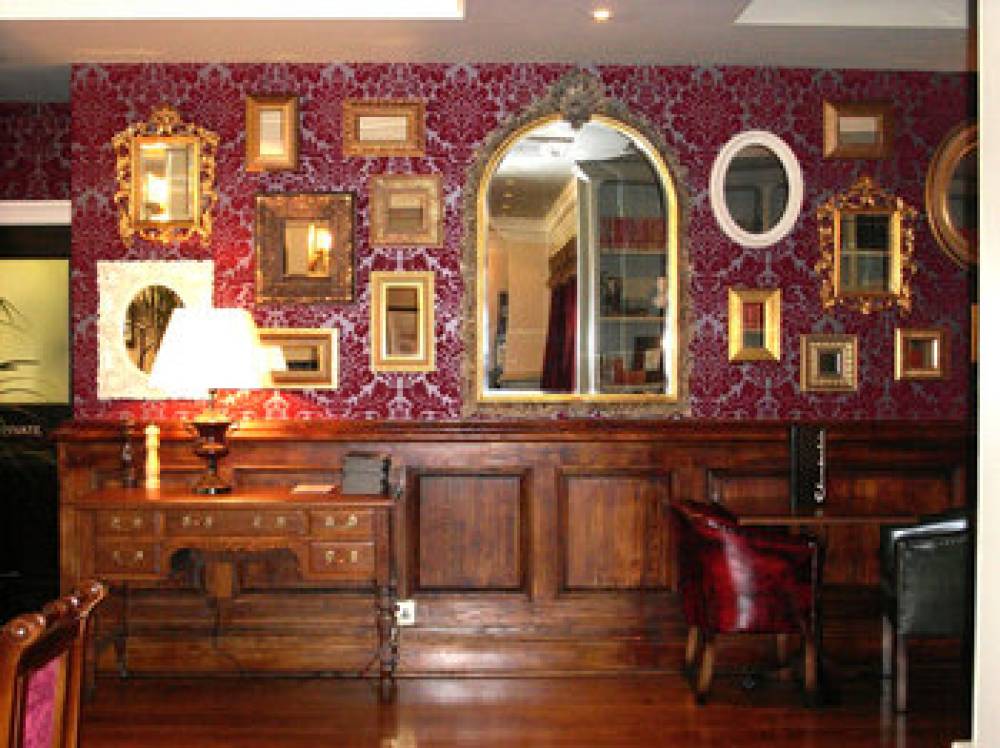 THE CHAMBERLAIN HOTEL 6