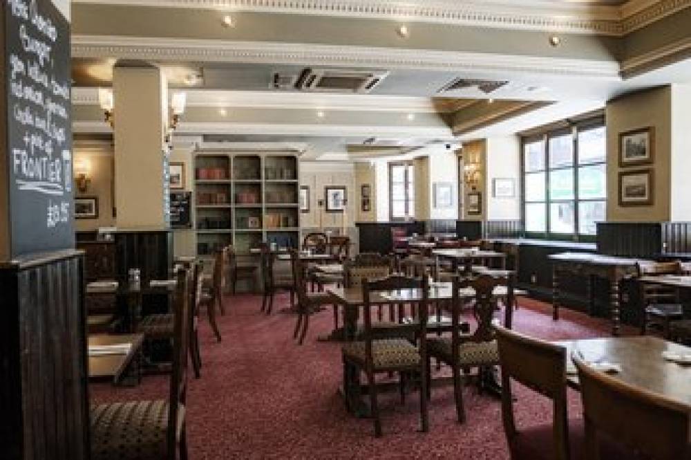 THE CHAMBERLAIN HOTEL 10