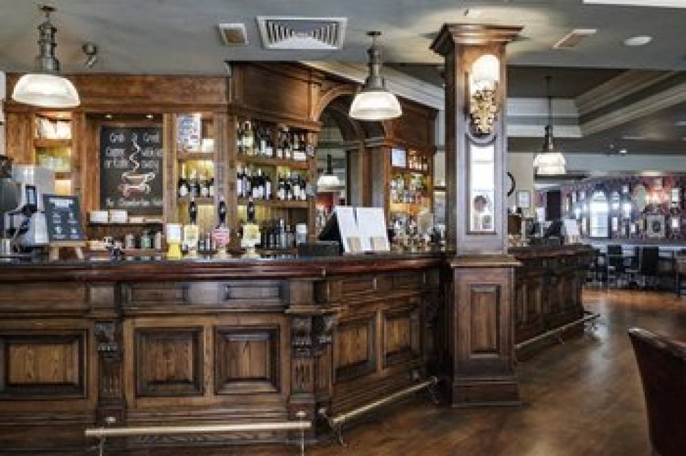 THE CHAMBERLAIN HOTEL 8
