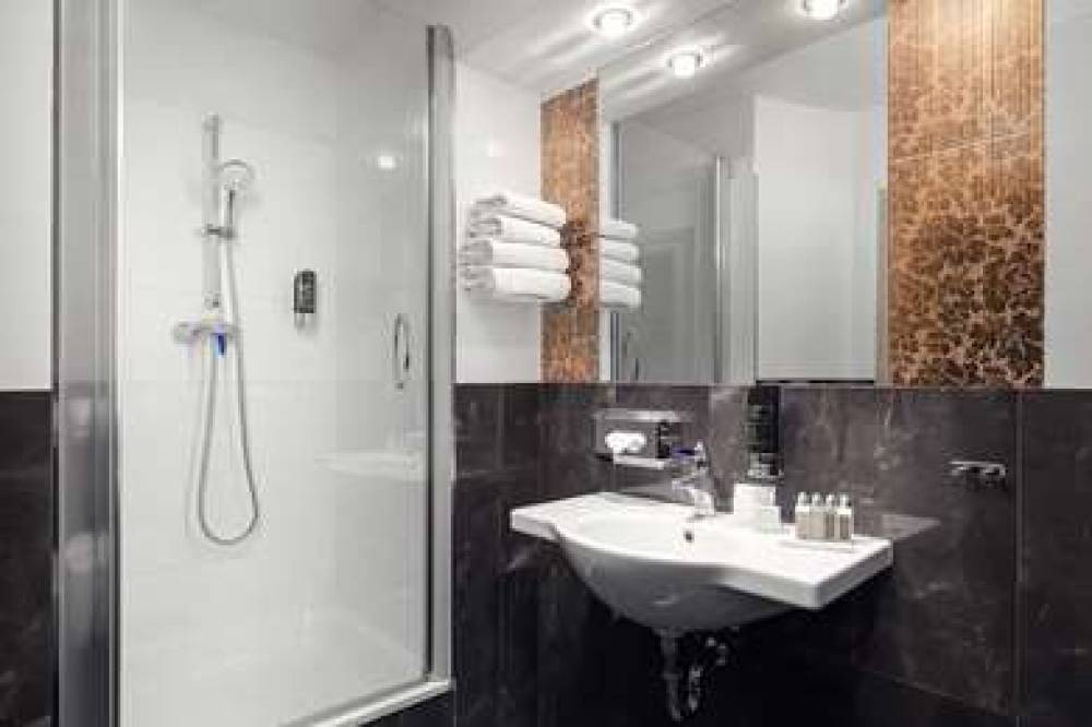 THE CHARLES HOTEL 4