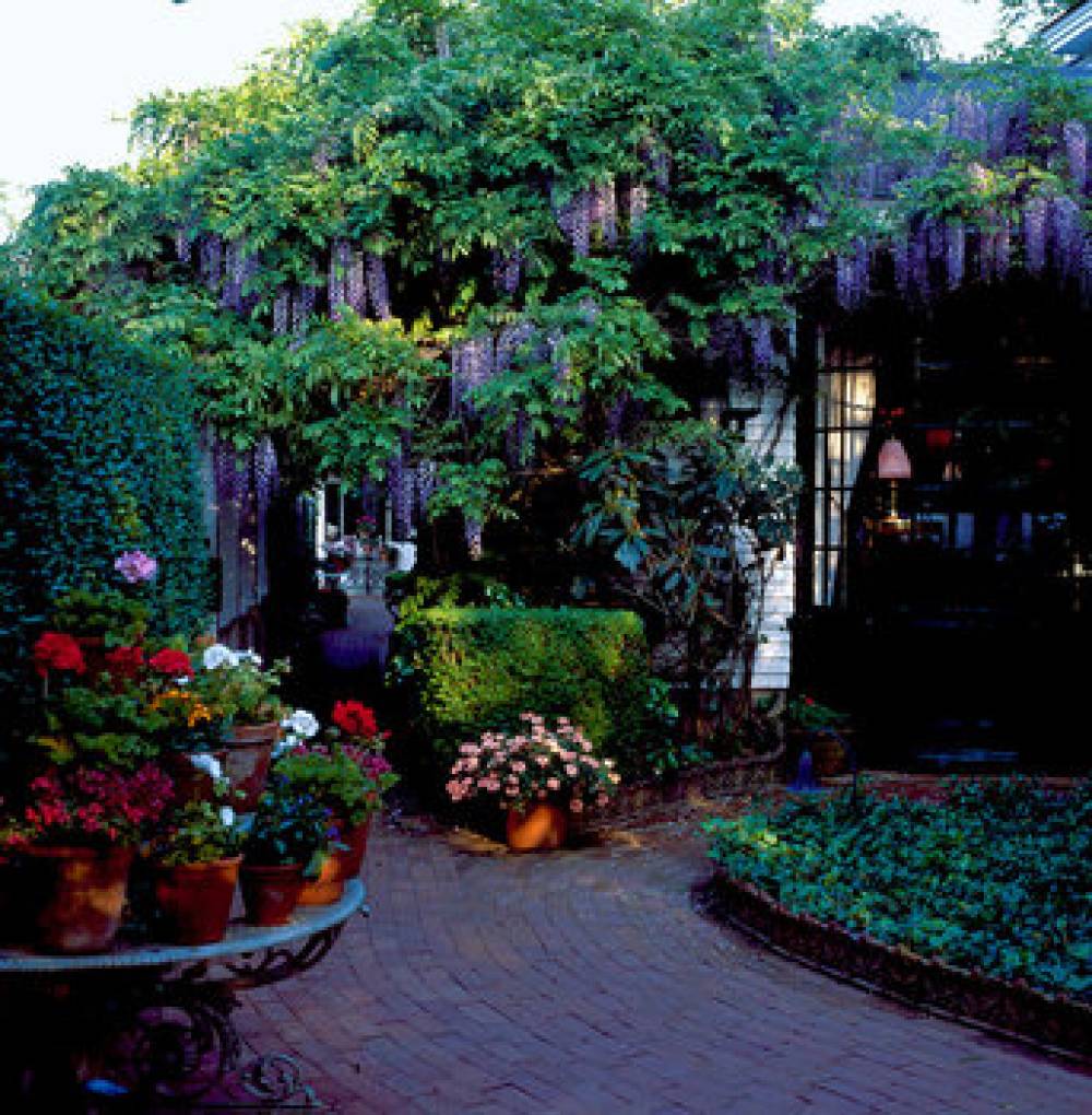 The Charlotte Inn