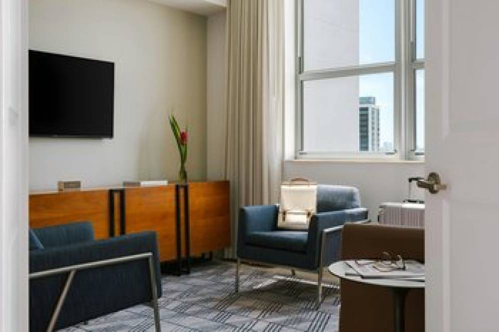 The Circ Hotel Hollywood, Sonder 5