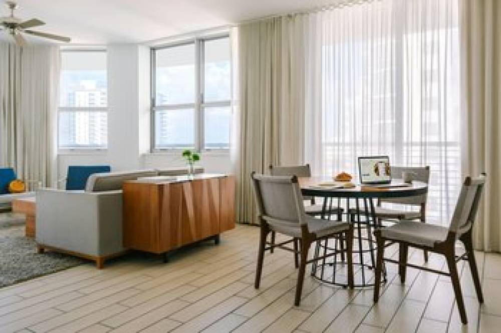The Circ Hotel Hollywood, Sonder 7