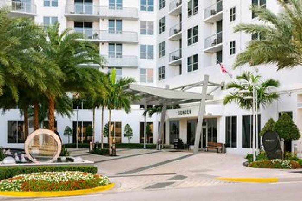 The Circ Hotel Hollywood, Sonder