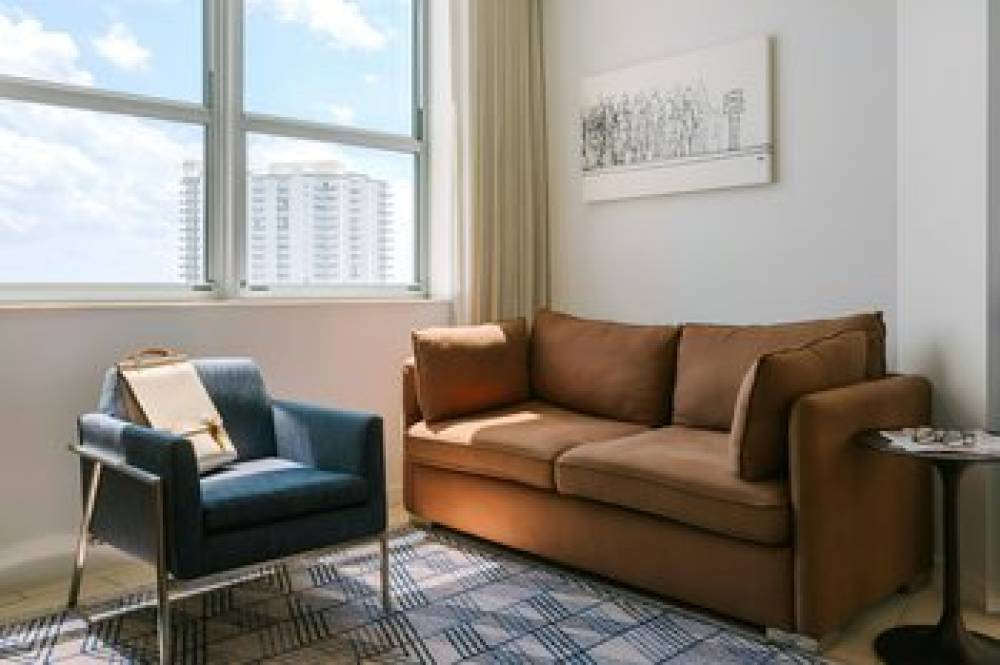 The Circ Hotel Hollywood, Sonder 4