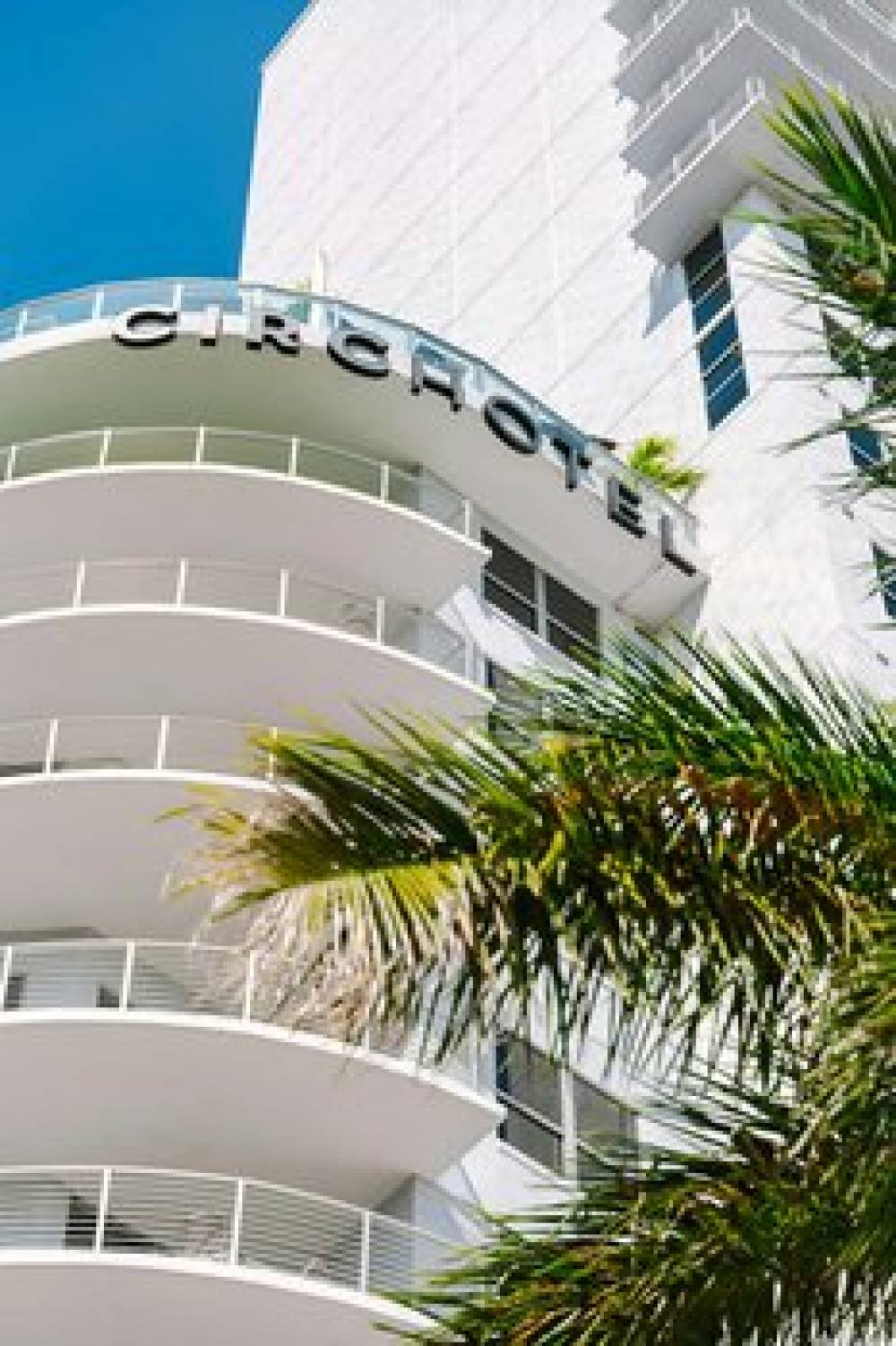 The Circ Hotel Hollywood, Sonder 1