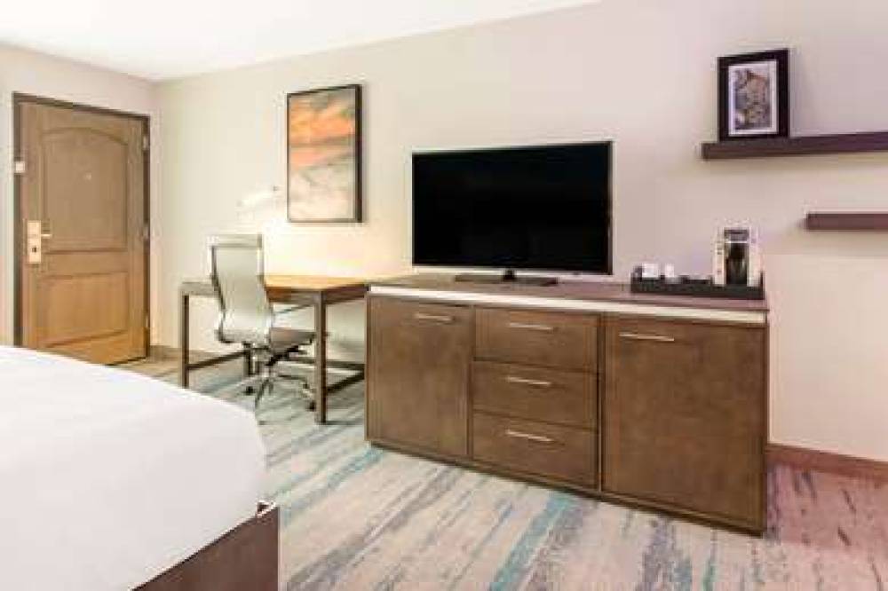 The Cove Hotel 8