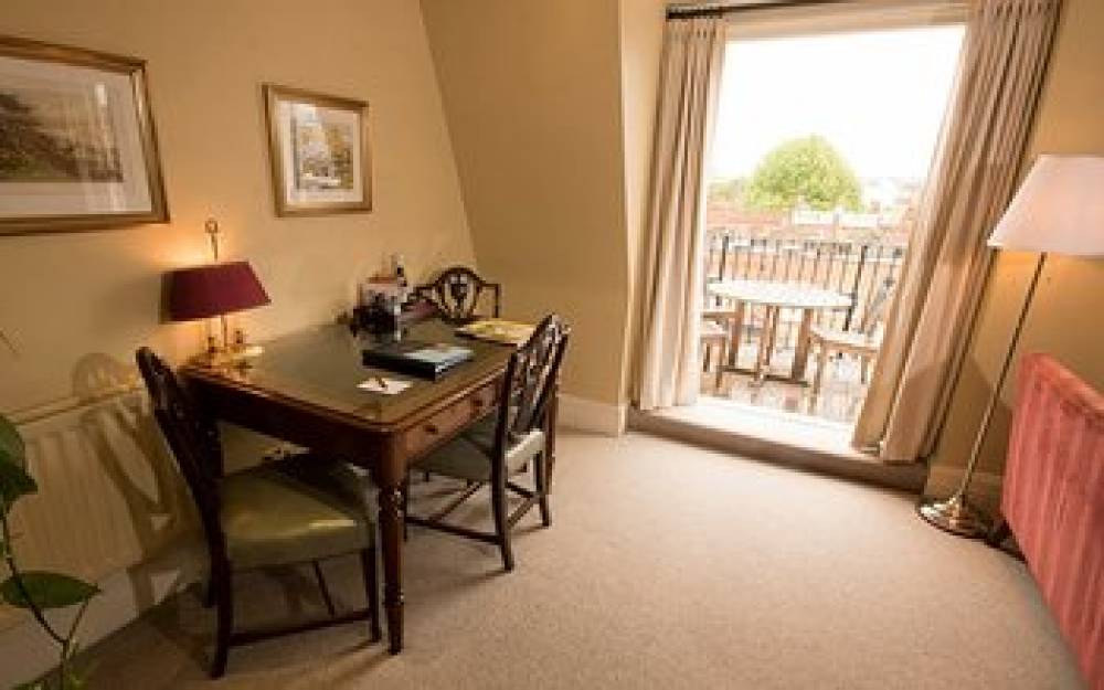 THE CRANLEY HOTEL 4
