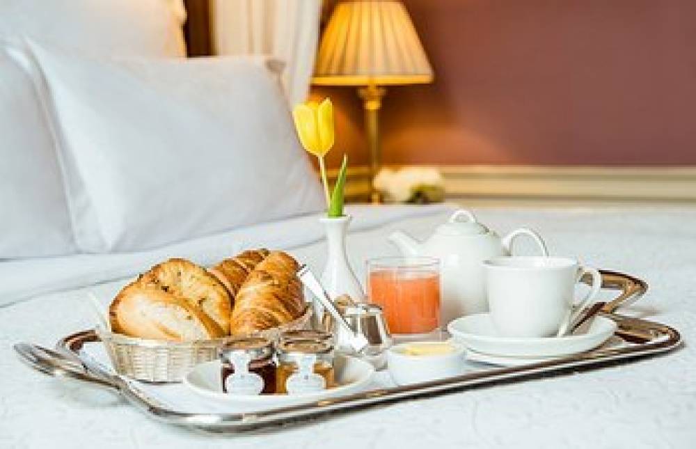 THE CRANLEY HOTEL 10