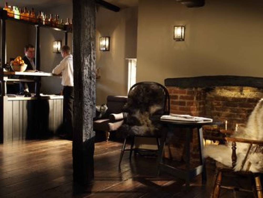 THE CROWN HOTEL 3