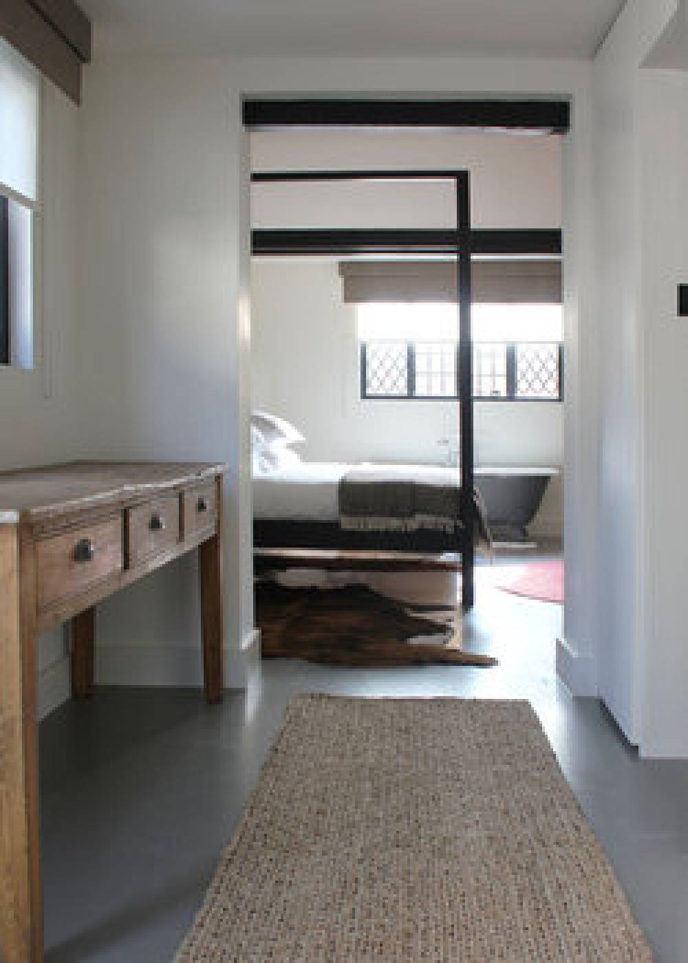 THE CROWN HOTEL 9