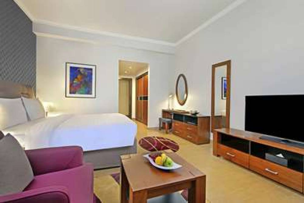 THE CURVE HOTEL 10
