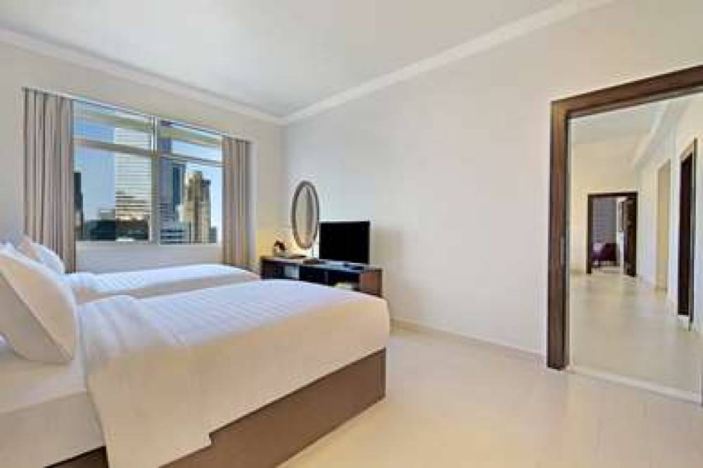 THE CURVE HOTEL 5