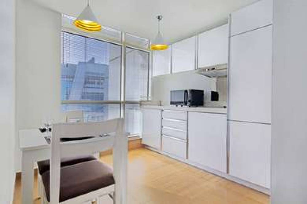 THE CURVE HOTEL 9