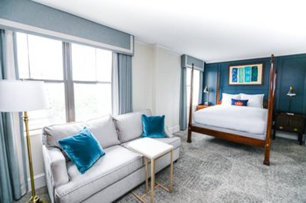 THE DUNHILL HOTEL 8